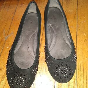 Aerosoles 7 black studed flats